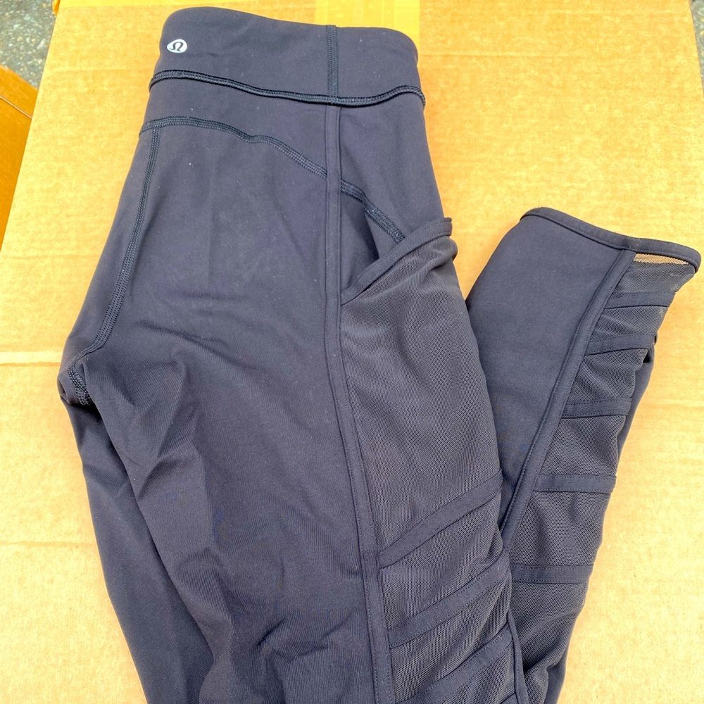 Lululemon mesh side leggings